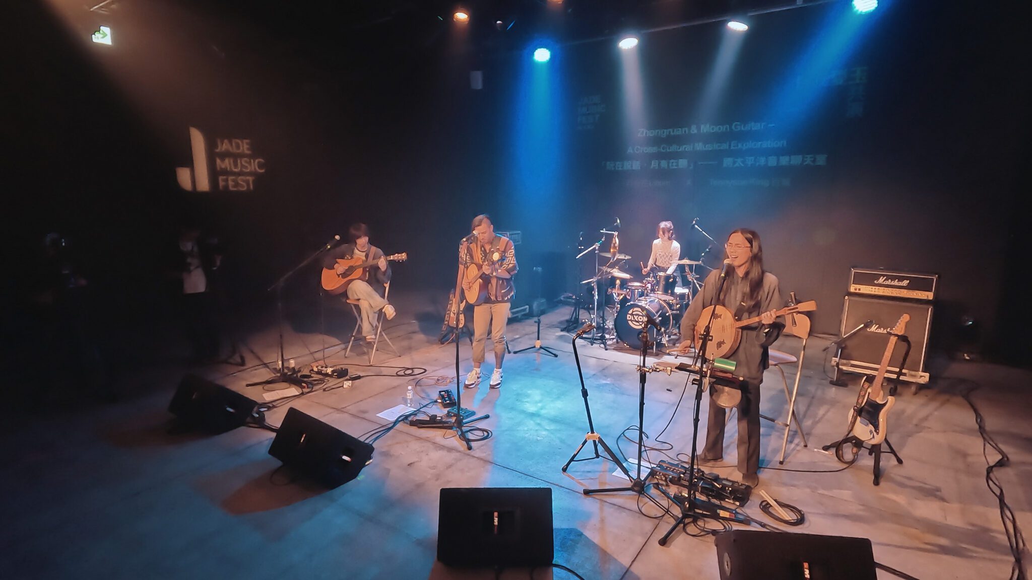 百合花樂團創作混血音樂實驗 以台語為核心 融合搖滾 藍調 雷鬼 放克並撞擊北管 南管 唸歌等傳統聲音 百合花樂團創作混血音樂實驗 以台語為核心 融合搖滾 藍調 雷鬼 放克並撞擊北管 南管 唸歌等傳統聲音