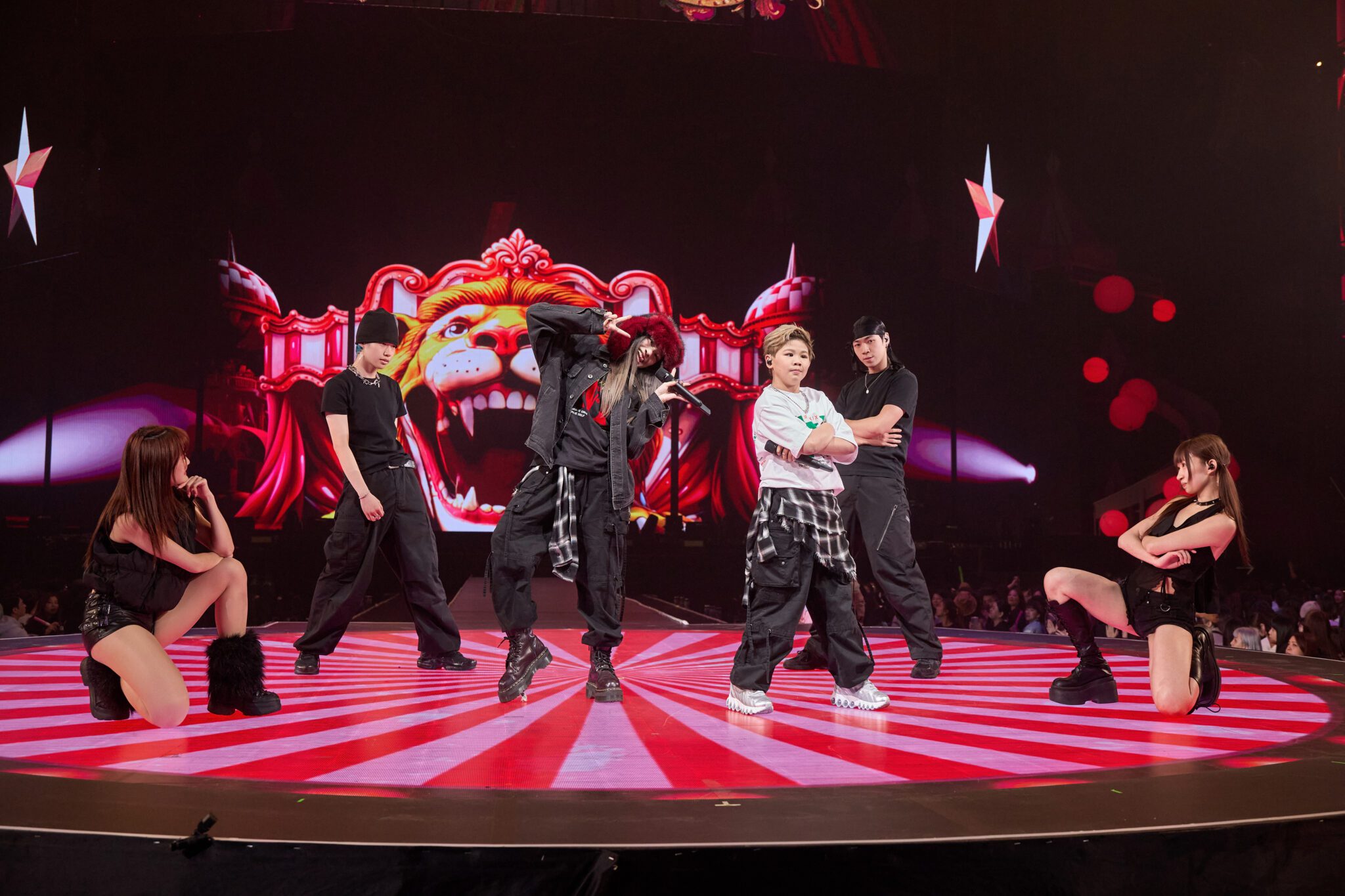 霹靂舞世界冠軍 Bboy NANA + 新時代顛覆系女團 babyMINT 粼粼舞力全開 為羅志祥演唱會暖場 霹靂舞世界冠軍 Bboy NANA + 新時代顛覆系女團 babyMINT 粼粼舞力全開 為羅志祥演唱會暖場