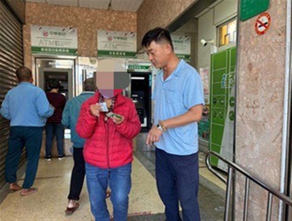 普發一萬元不會領　和美暖警貼心教學助婦人