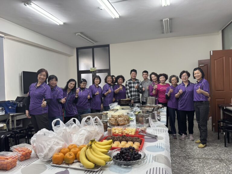 歲末共享溫情佳餚  「文正警」邀志工齊聚慶聖誕