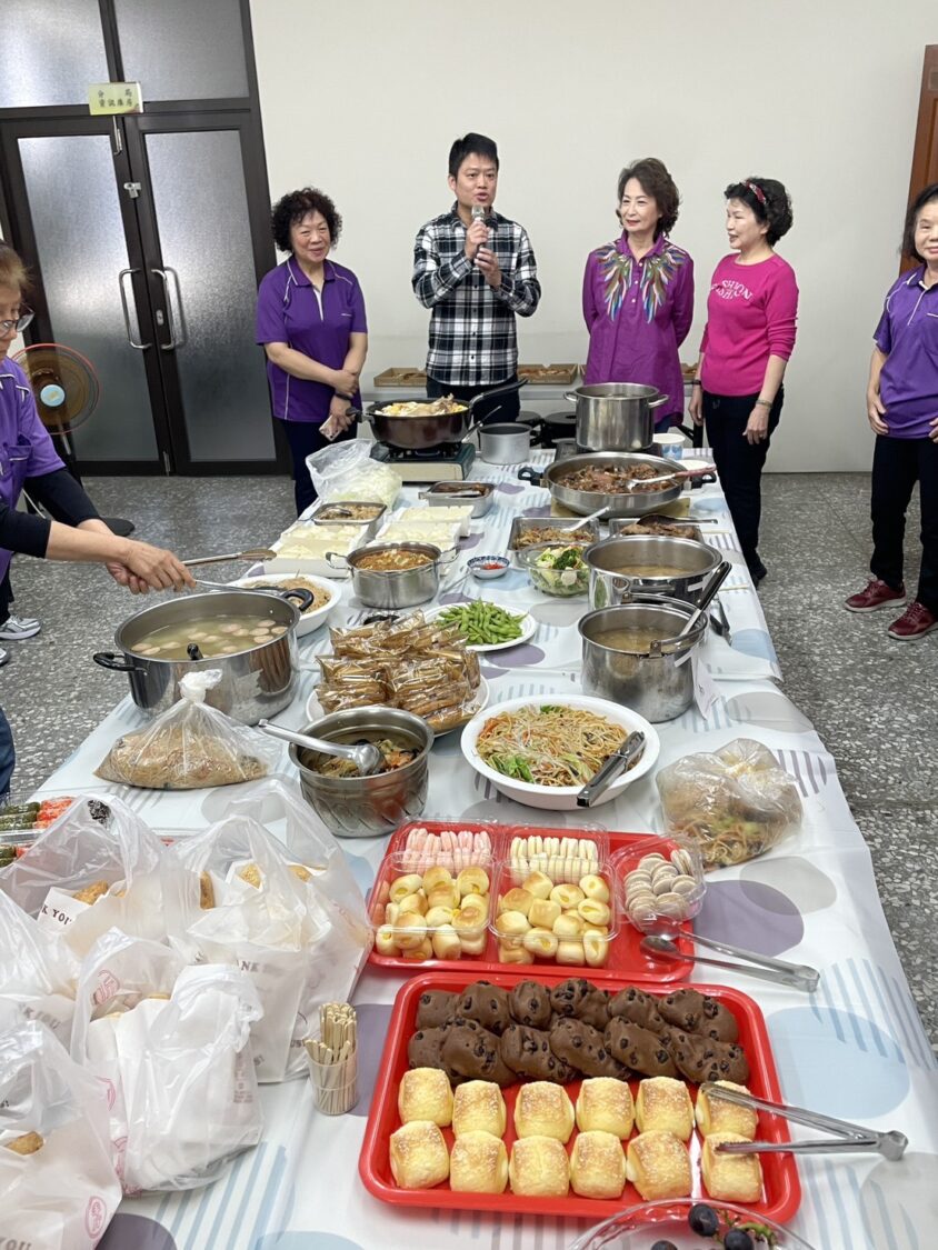 歲末共享溫情佳餚 「文正警」邀志工齊聚慶聖誕 歲末共享溫情佳餚 「文正警」邀志工齊聚慶聖誕