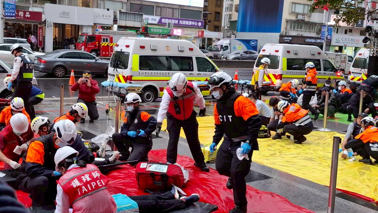 捷運市政府站、轉運站遭模擬恐攻 北市跨單位演練追蹤追捕機制 捷運市政府站、轉運站遭模擬恐攻 北市跨單位演練追蹤追捕機制