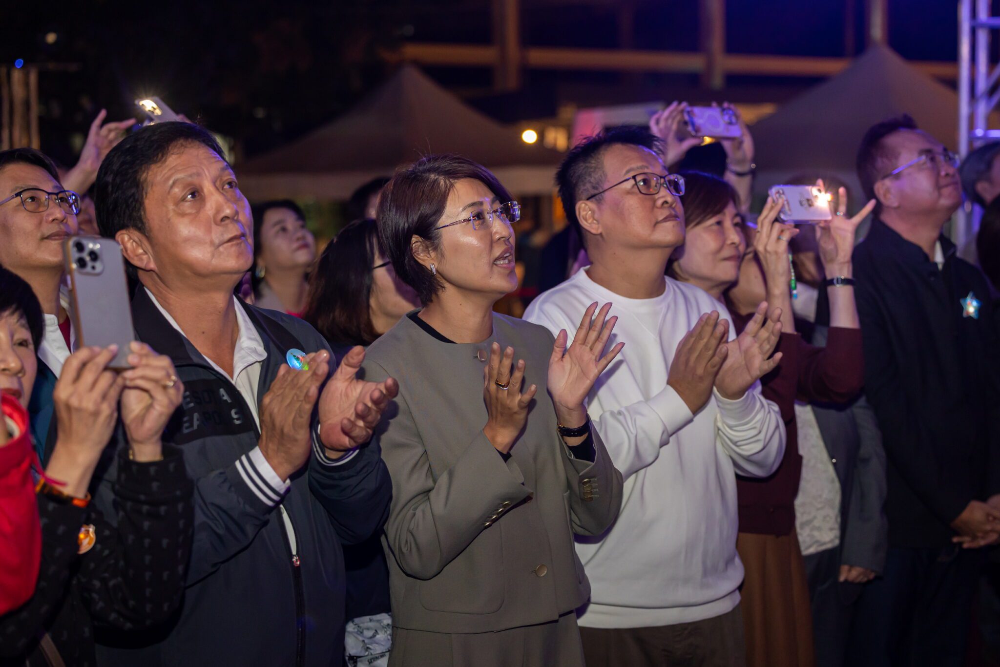 草屯聖誕點燈溫馨登場 縣長許淑華讚彰明電子熱心公益 草屯聖誕點燈溫馨登場 縣長許淑華讚彰明電子熱心公益