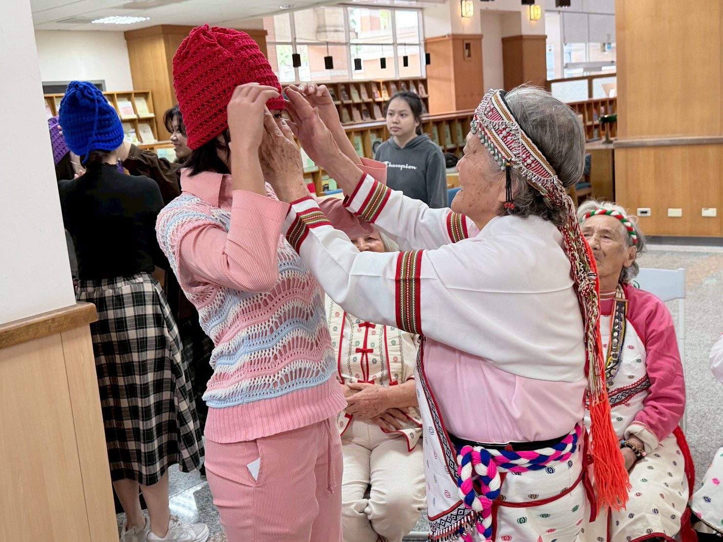 Smkuxul ku tminun!東華大學 USR 首度攜手支亞干部落之編織 共學課程成果展《記憶的紋路》正式開展! Smkuxul ku tminun!東華大學 USR 首度攜手支亞干部落之編織 共學課程成果展《記憶的紋路》正式開展!