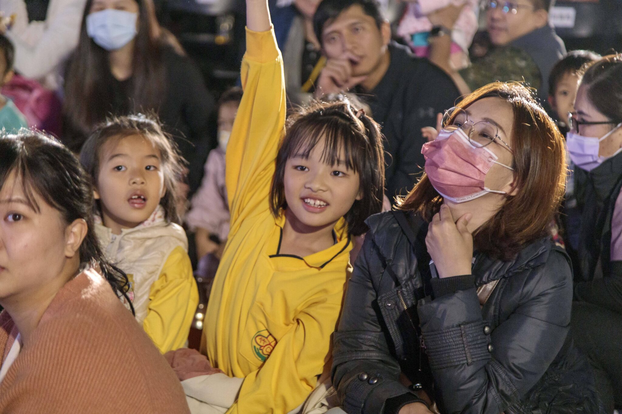 紙風車藝術卡車開進竹崎 歌仔戲演出逗樂全場 紙風車藝術卡車開進竹崎 歌仔戲演出逗樂全場