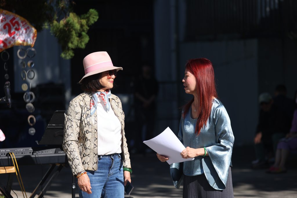 鼓動詩的雙翼,起飛了—頑石劇團《靈魂解放,回望自由演詩會》 鼓動詩的雙翼,起飛了—頑石劇團《靈魂解放,回望自由演詩會》