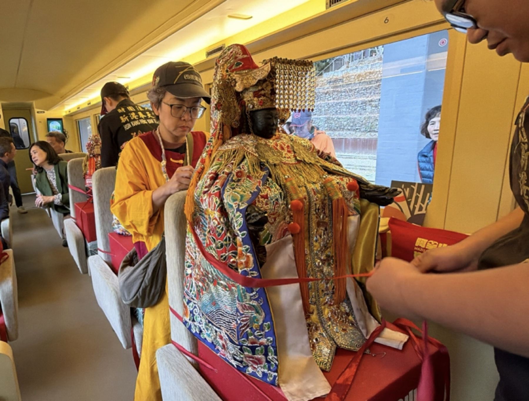 媽祖首搭林鐵「栩悅號」阿里山迎曙光 翁章梁接駕祈福 媽祖首搭林鐵「栩悅號」阿里山迎曙光 翁章梁接駕祈福