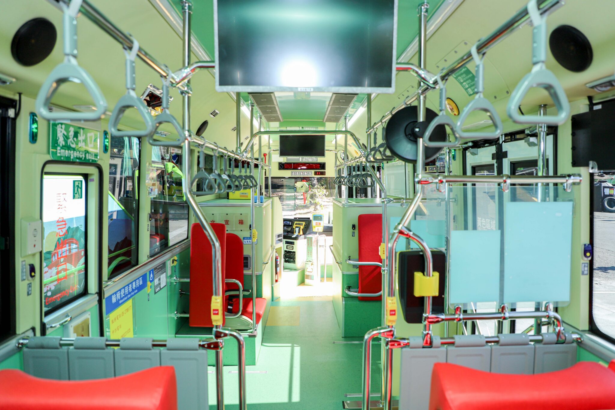 嘉義縣政府斥資1.1億購置低碳電動公車　全面提升公共運輸品質