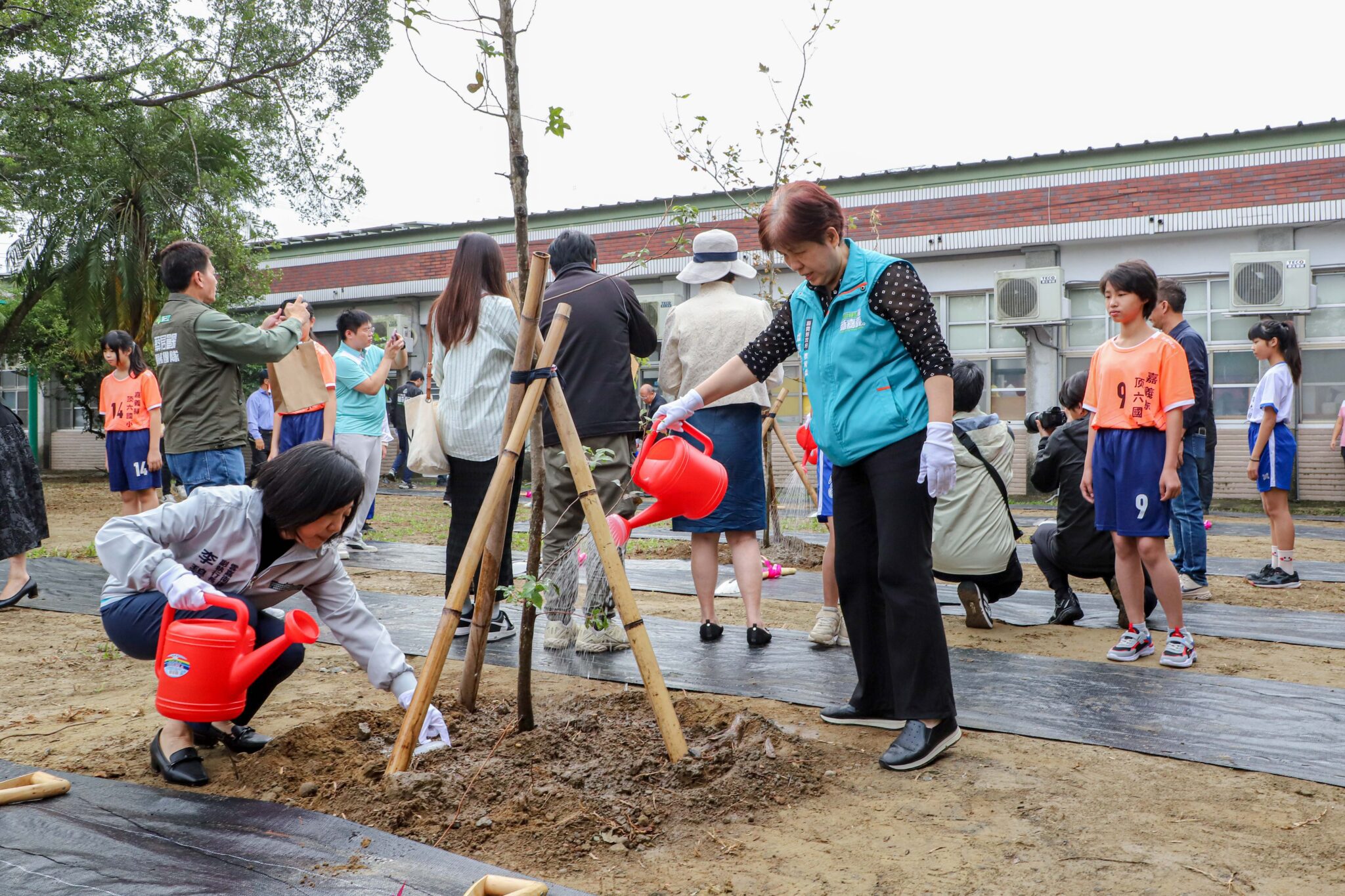 嘉義縣頂六國小歡慶90週年校慶 植樹活動傳承教育永續 嘉義縣頂六國小歡慶90週年校慶 植樹活動傳承教育永續