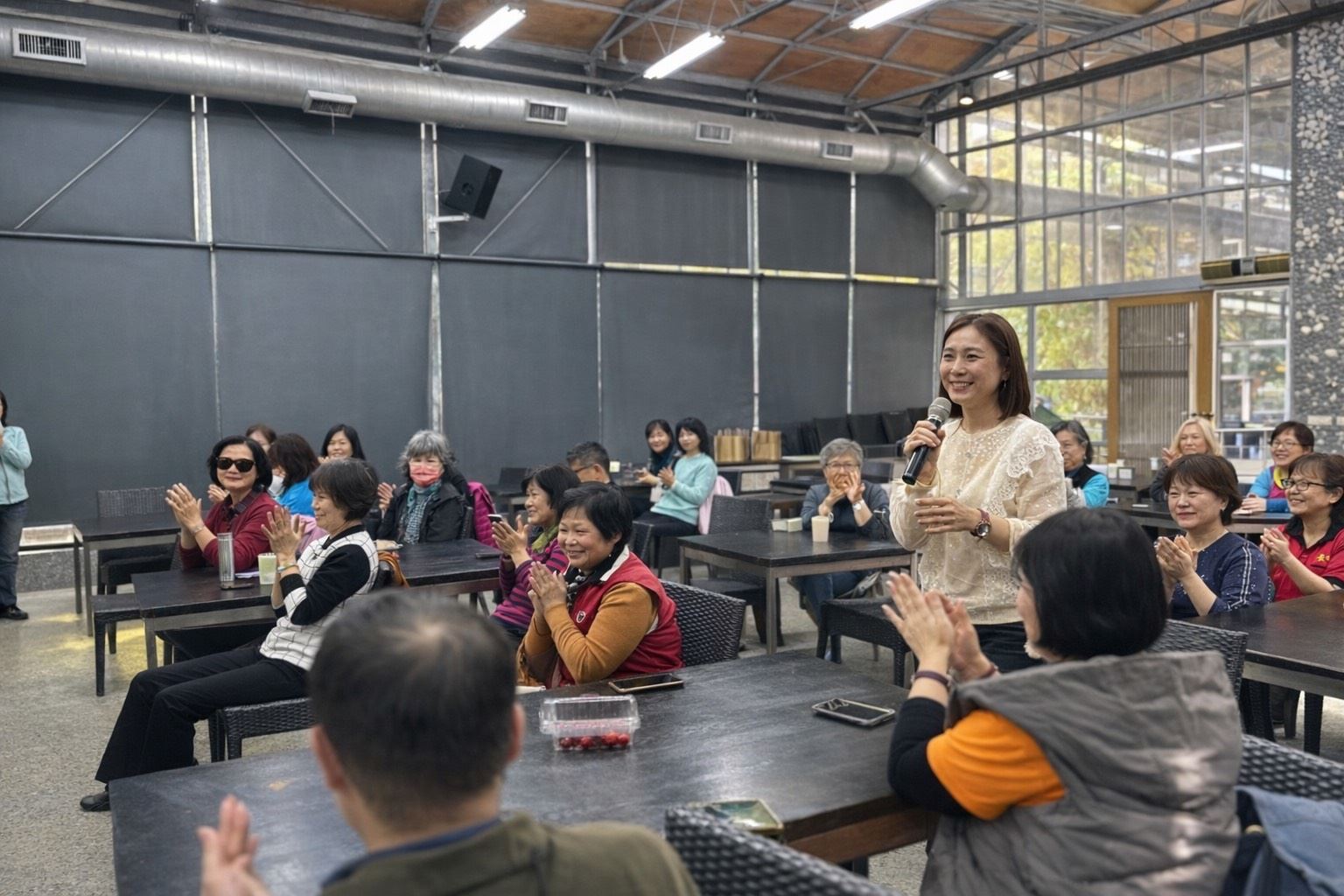 嘉縣府辦理「足步踏實　公益剪趾」年終志工交流活動