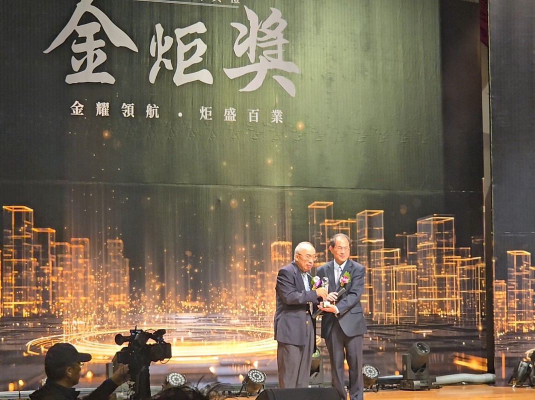 器官晶片技術受青睞—諭泰生技榮獲 2025 金炬獎創新設計殊榮 加速新藥開發革新與精準醫療應用 器官晶片技術受青睞—諭泰生技榮獲 2025 金炬獎創新設計殊榮 加速新藥開發革新與精準醫療應用