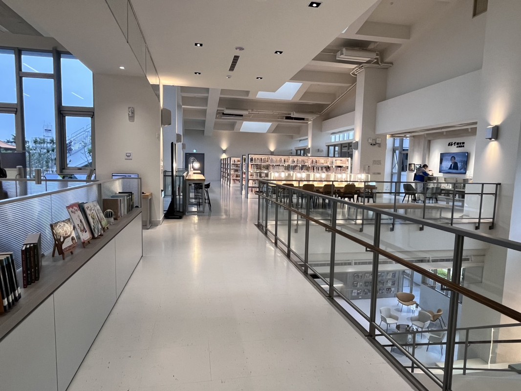 東勢許良宇圖書館啟用 公私協力打造山城閱讀新地標 東勢許良宇圖書館啟用 公私協力打造山城閱讀新地標