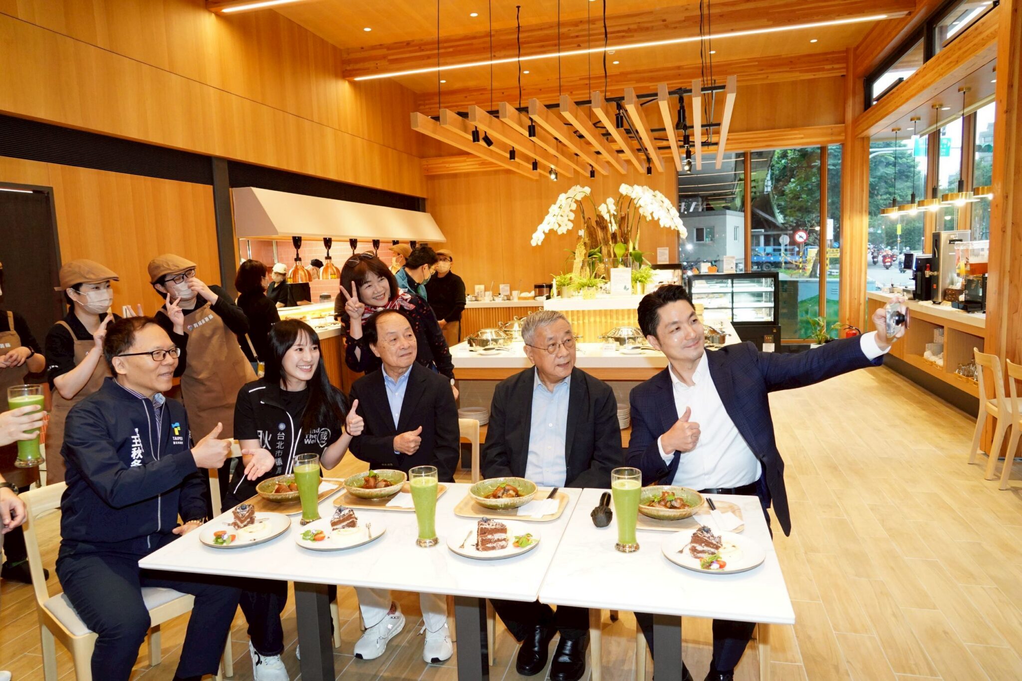 蔣萬安參訪庇護園區育成社福 誇讚憨寶貝們的專業服務 蔣萬安參訪庇護園區育成社福 誇讚憨寶貝們的專業服務