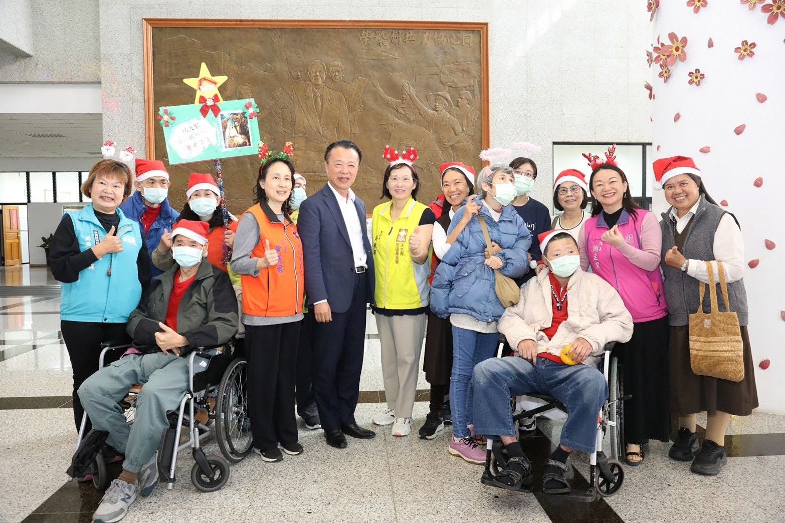 嘉義縣議會迎聖誕 舉辦溫馨餐會關懷弱勢團體 嘉義縣議會迎聖誕 舉辦溫馨餐會關懷弱勢團體