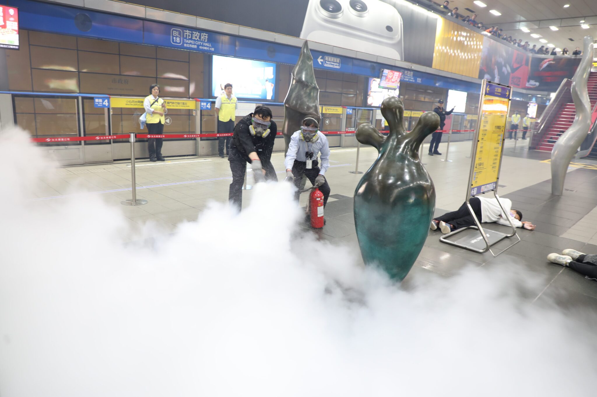 捷運市政府站、轉運站遭模擬恐攻 北市跨單位演練追蹤追捕機制 捷運市政府站、轉運站遭模擬恐攻 北市跨單位演練追蹤追捕機制