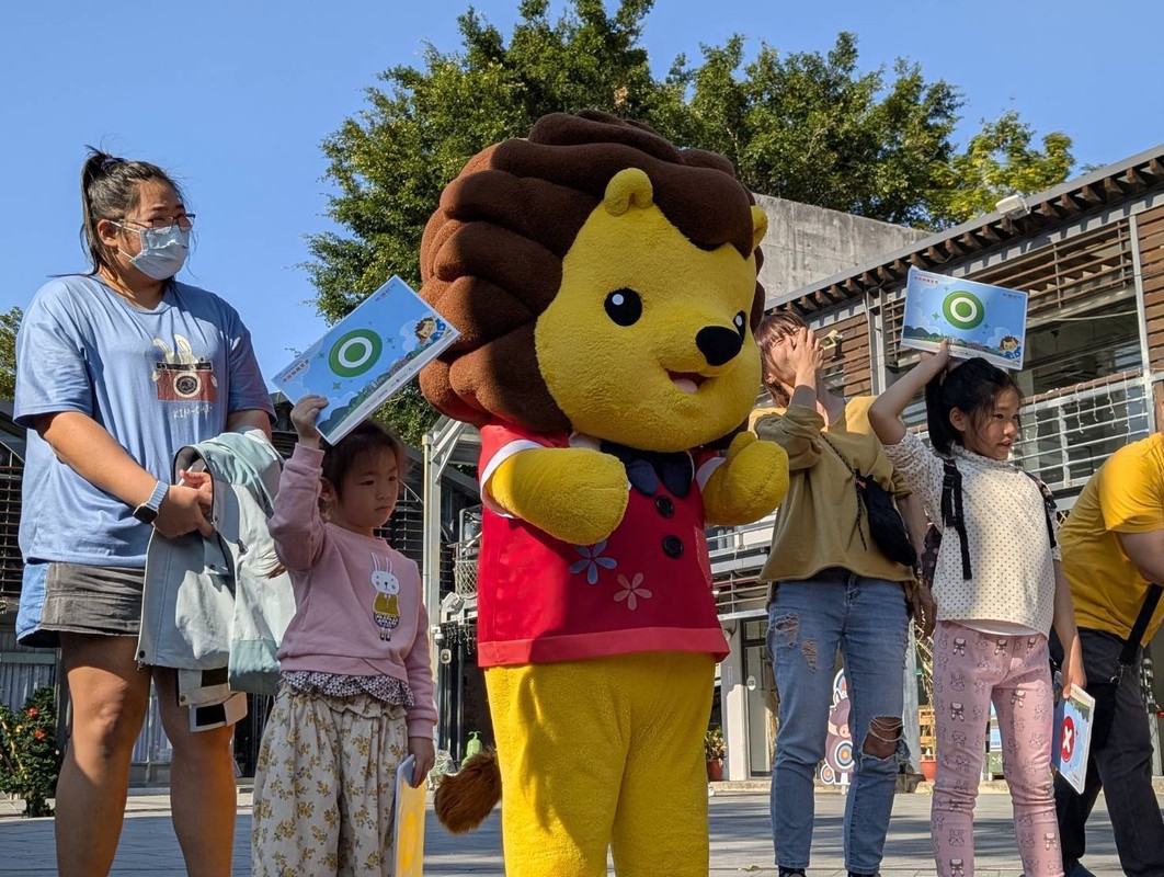 皮皮獅帶路玩新竹!首場瘋套票活動吸引百名親子熱情參與 皮皮獅帶路玩新竹!首場瘋套票活動吸引百名親子熱情參與