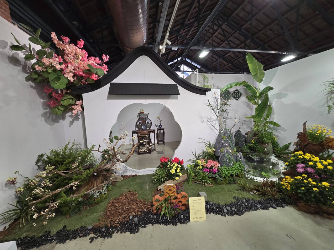 穿越千年的花藝盛宴!《藝韻古今・花影千年》台中登場,12/29 前必看 穿越千年的花藝盛宴!《藝韻古今・花影千年》台中登場,12/29 前必看