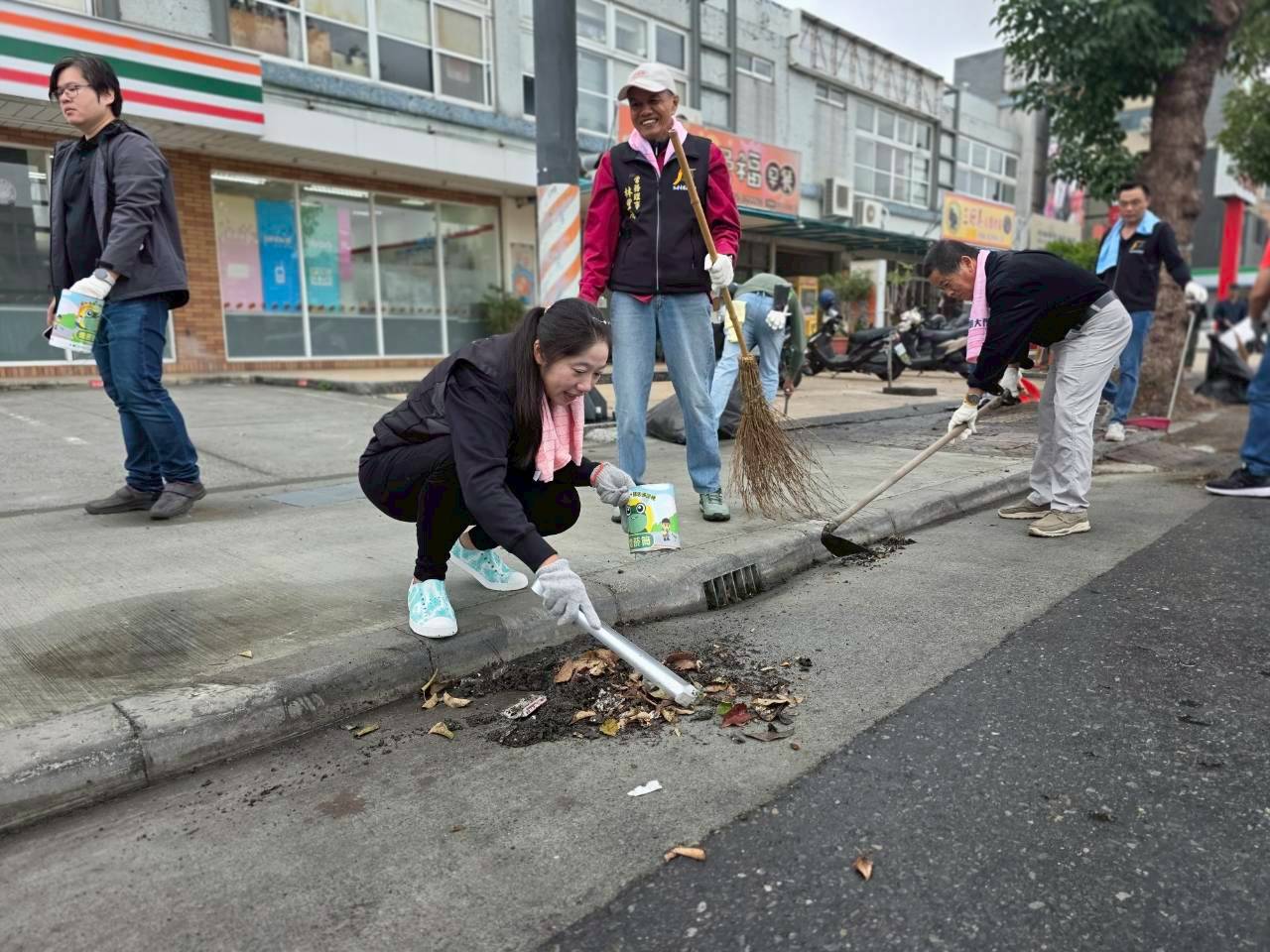 嘉縣村里清潔大作戰前進太保,公私協力整治商圈夜市環境 嘉縣村里清潔大作戰前進太保,公私協力整治商圈夜市環境