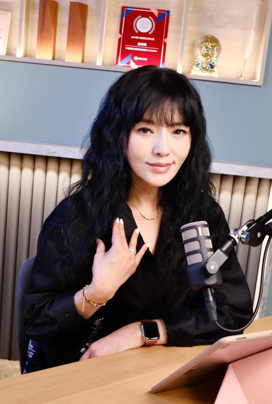 周大福金飾傳遞祝福 唐綺陽推百搭款「璀璨小方糖項鏈」自信加分 周大福金飾傳遞祝福 唐綺陽推百搭款「璀璨小方糖項鏈」自信加分