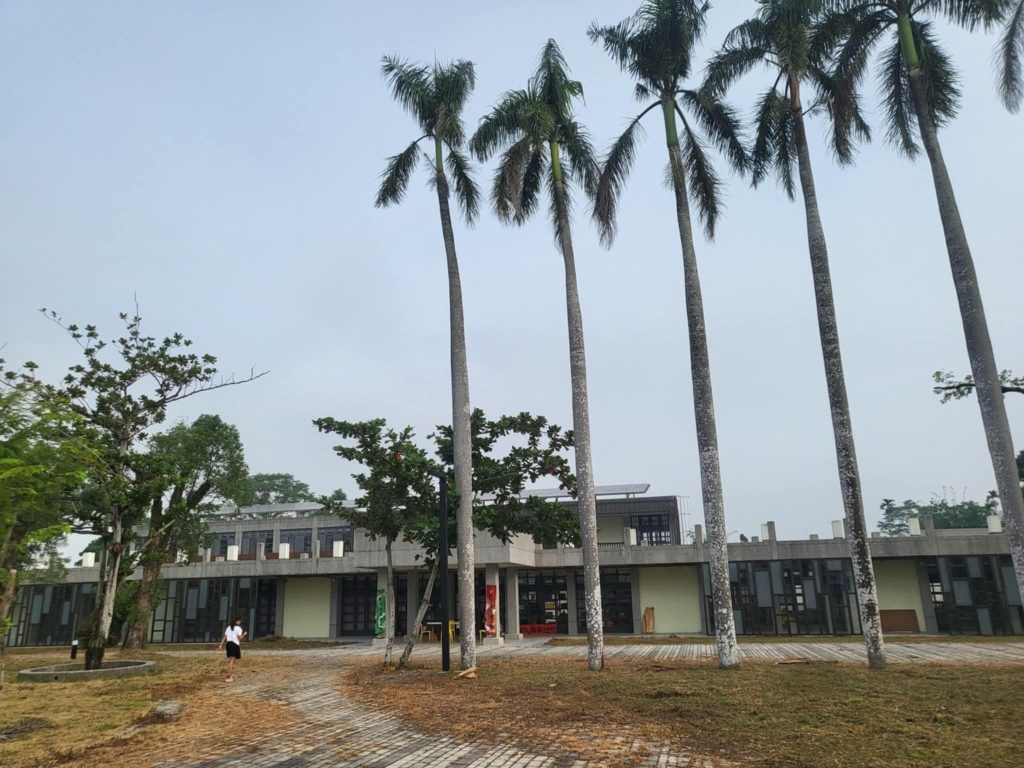 墨色世界的斑爛飛舞—書法家陳世憲以書藝傳遞土地之愛