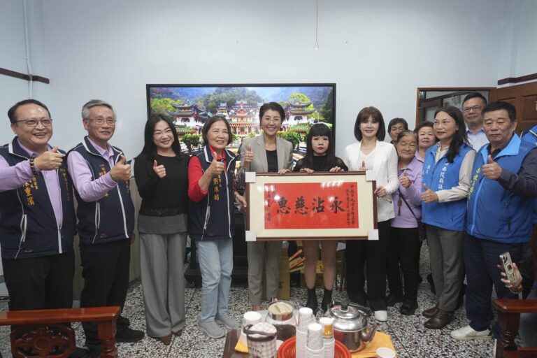 埔里地母至尊聖誕慶典　許縣長出席團拜儀式