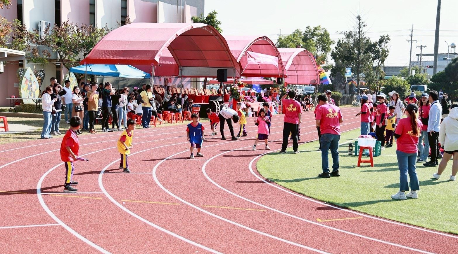 嘉縣安東國小舉辦66週年校慶暨PU跑道落成啟用儀式