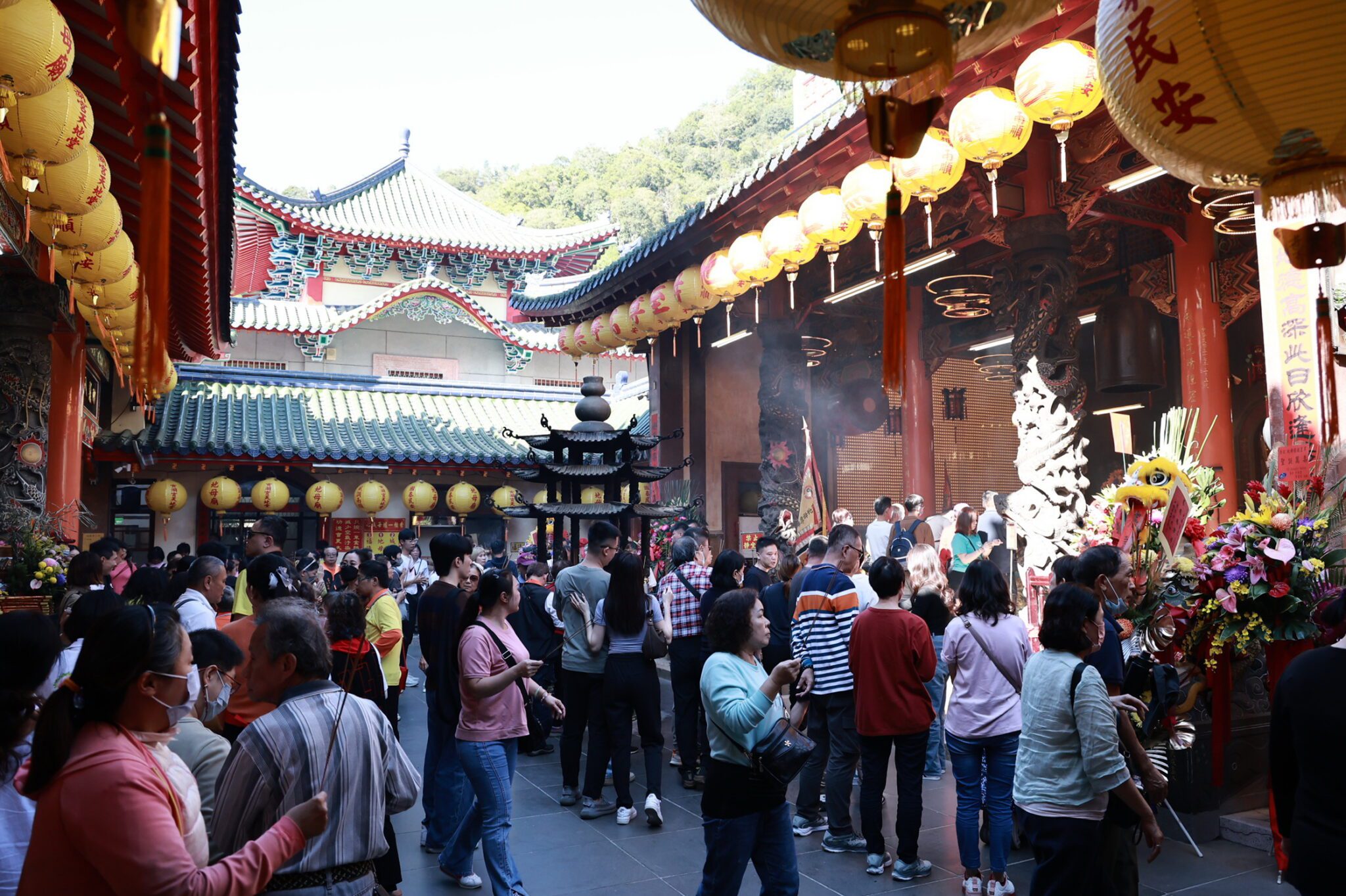 埔里地母至尊聖誕慶典　許縣長出席團拜儀式