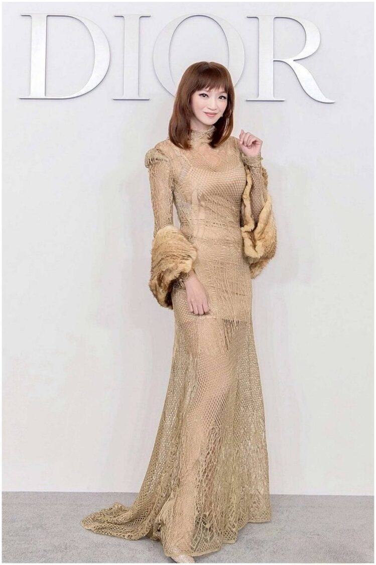 穿越文明的剪影 : 前中國小姐「黃秀慧」於京都東寺與台北 101 的 Dior 時刻 星光雲集的現場,前中國小姐黃秀慧尤為醒目。(圖/黃秀慧 提供)