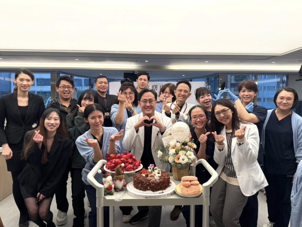 「洗腎室變演唱會 」腎友齊聲歌唱把院長搞哭了 「洗腎室變演唱會 」腎友齊聲歌唱把院長搞哭了