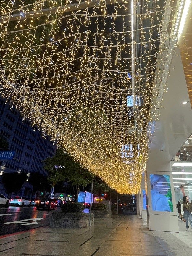 台北化身耶誕光影城!16大百貨聯手點亮街區 每週展演、集章抽獎浪漫玩到年底 台北化身耶誕光影城!16大百貨聯手點亮街區 每週展演、集章抽獎浪漫玩到年底