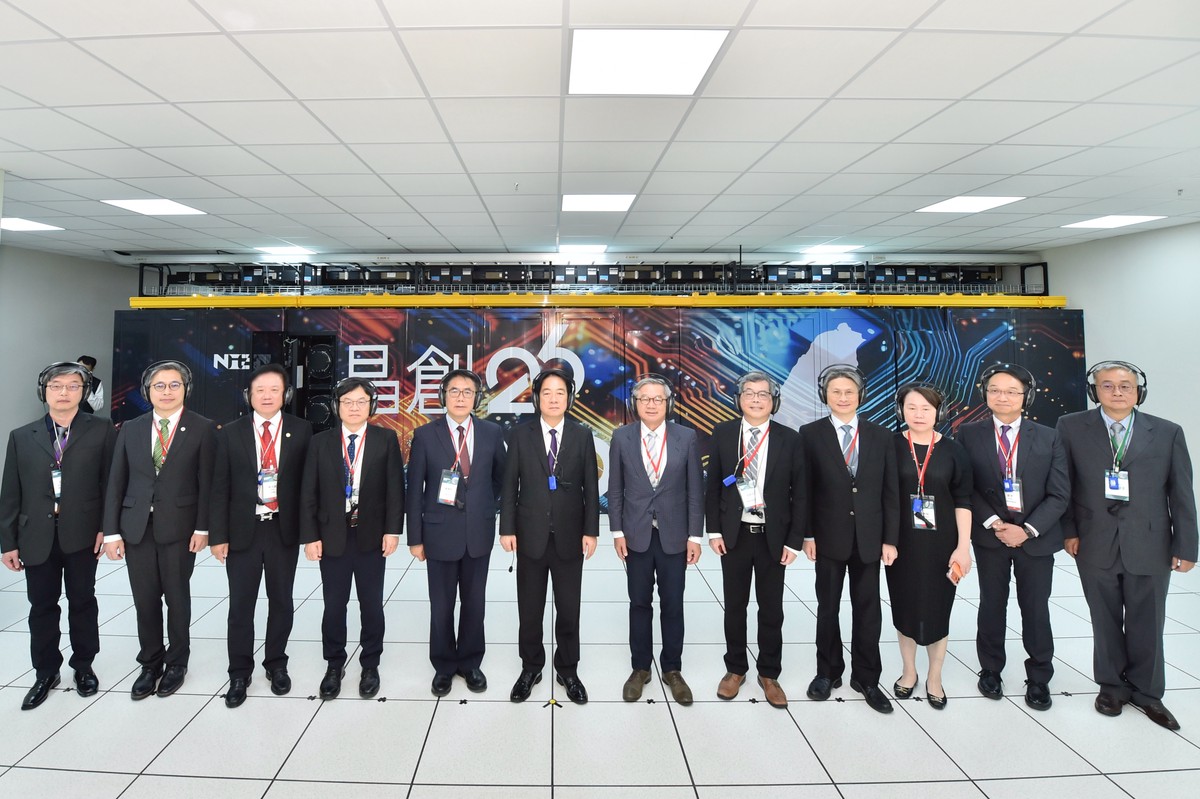 AI新十大建設-打造主權AI 「國網雲端算力中心」啟用 AI新十大建設-打造主權AI 「國網雲端算力中心」啟用