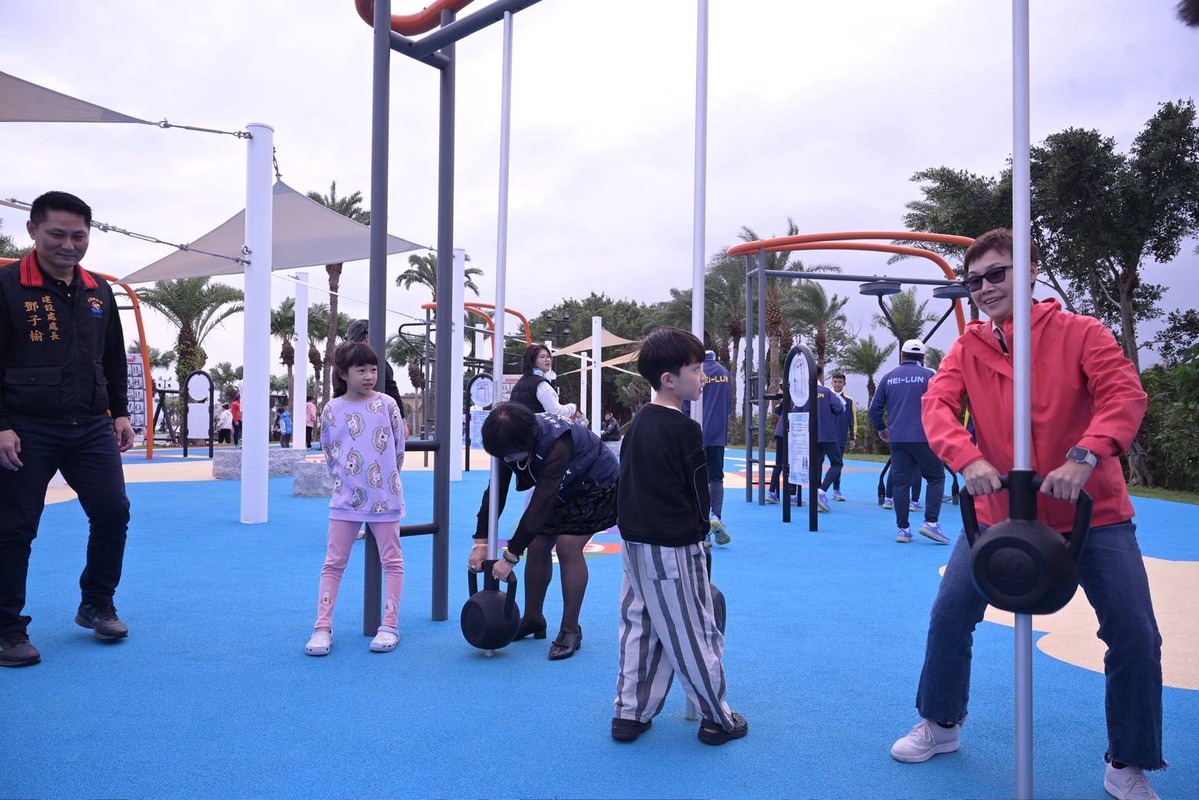 面向太平洋的天然健身房!花蓮太平洋公園成人體健區與濱海步道全新啟用 面向太平洋的天然健身房!花蓮太平洋公園成人體健區與濱海步道全新啟用