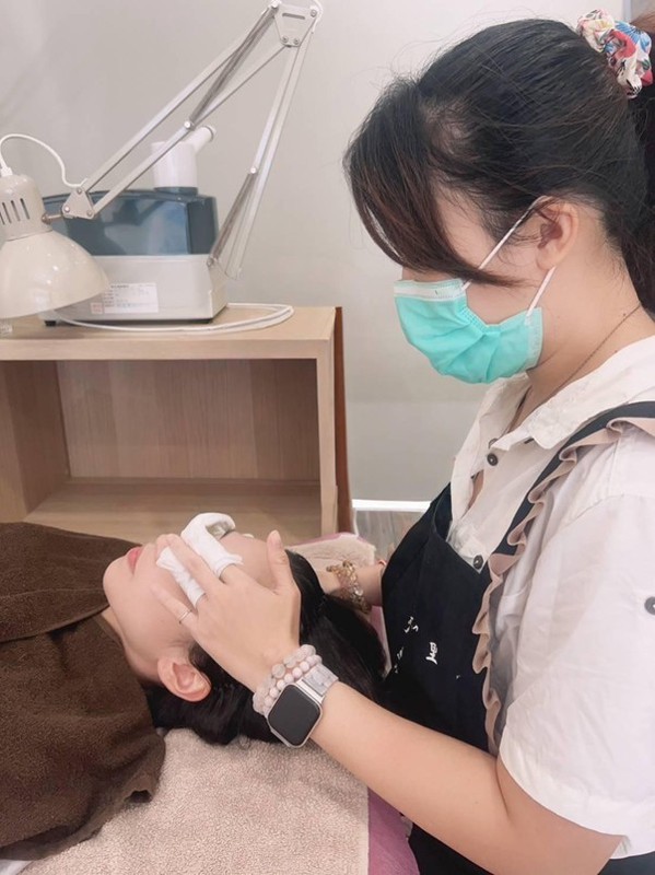 從護理師到創業者 林倍瑜用「科學肌膚管理」打造女性高收入第二職涯