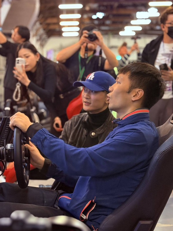 運動部李洋部長蒞臨「2025CCCE 全國科藝電競大賽」線下總決賽,為選手加油打氣 運動部李洋部長蒞臨「2025CCCE 全國科藝電競大賽」線下總決賽,為選手加油打氣