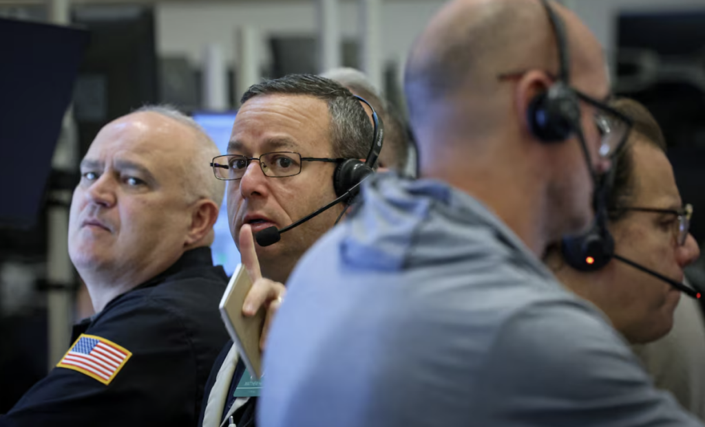 AI 泡沫驚魂?科技股大跳水拖累全球股市 避險資金狂湧「金、銀、油」避風港 AI 泡沫驚魂?科技股大跳水拖累全球股市 避險資金狂湧「金、銀、油」避風港