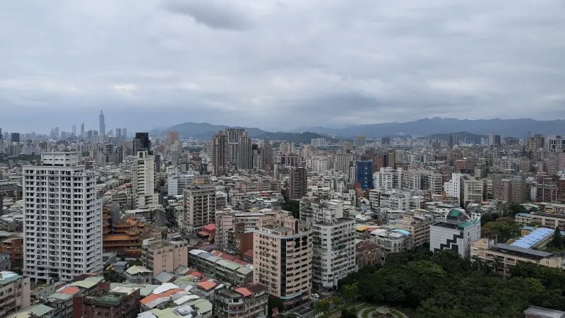 2026年房市代表字「卡」 王瑞祺提六建言、鬆綁房貸最關鍵 2026年房市代表字「卡」 王瑞祺提六建言、鬆綁房貸最關鍵