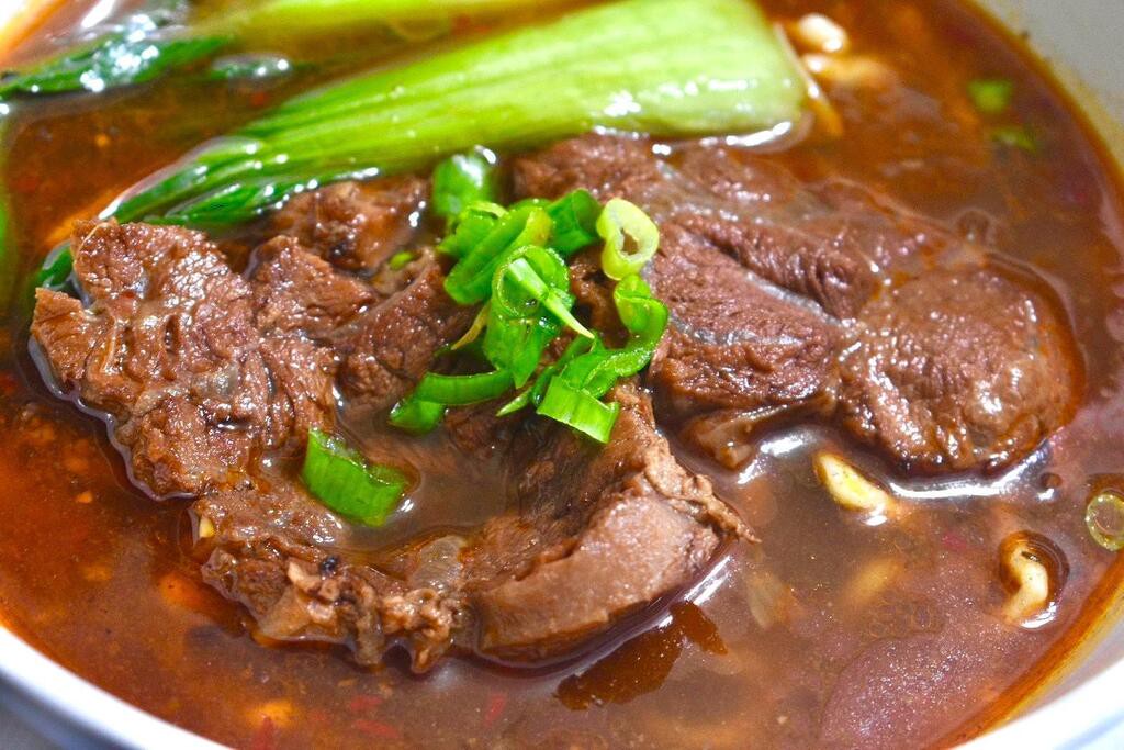 新竹東區川味麵館引爆味蕾!酸辣粉與紅燒湯頭超圈粉 新竹東區川味麵館引爆味蕾!酸辣粉與紅燒湯頭超圈粉