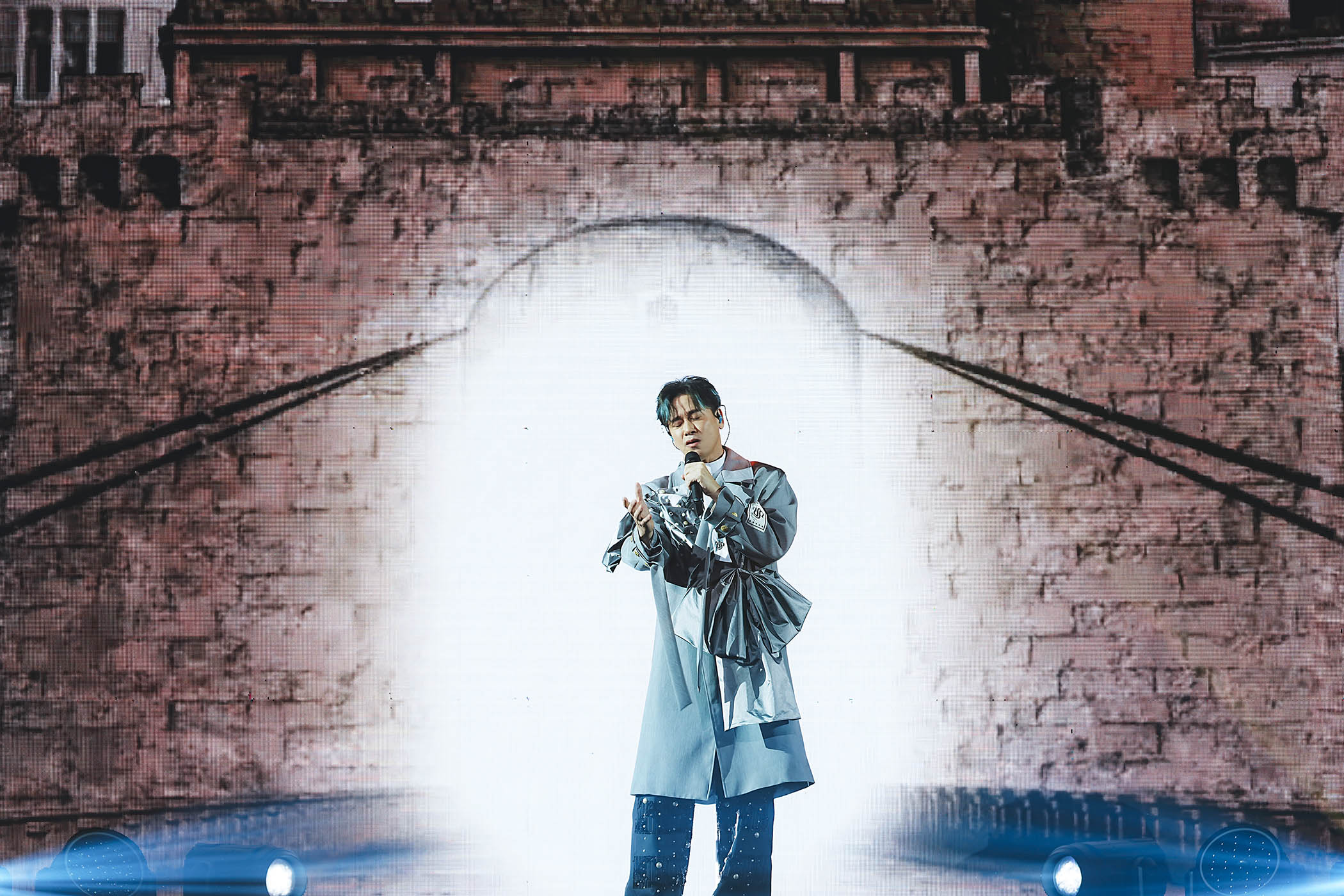 李聖傑〈癡心絕對〉 10017 次與萬人齊聲合唱震撼小巨蛋 李聖傑〈癡心絕對〉 10017 次與萬人齊聲合唱震撼小巨蛋