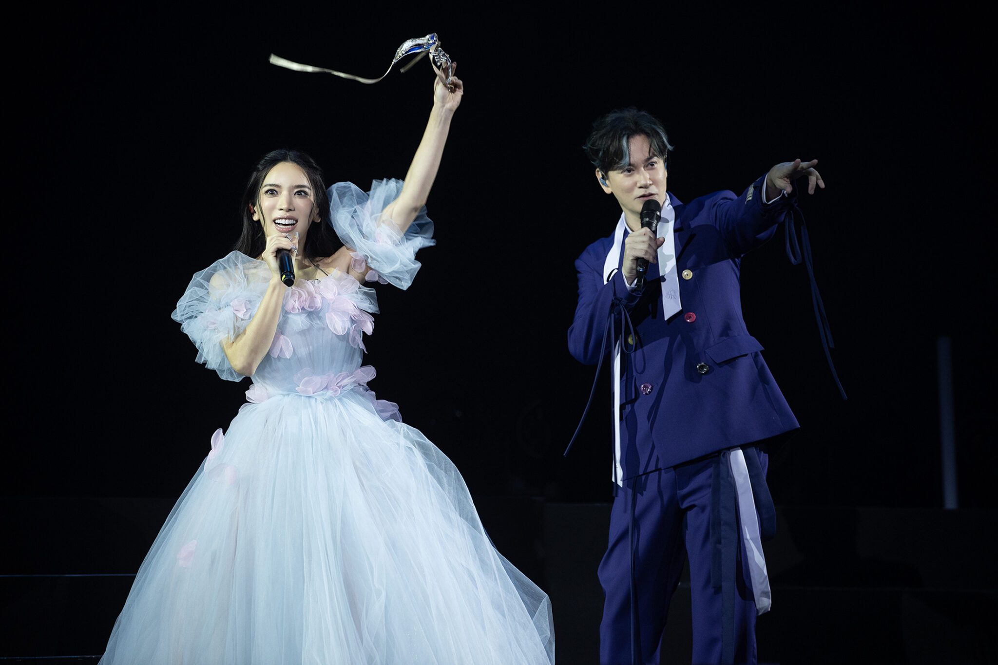 李聖傑〈癡心絕對〉 10017 次與萬人齊聲合唱震撼小巨蛋 李聖傑〈癡心絕對〉 10017 次與萬人齊聲合唱震撼小巨蛋