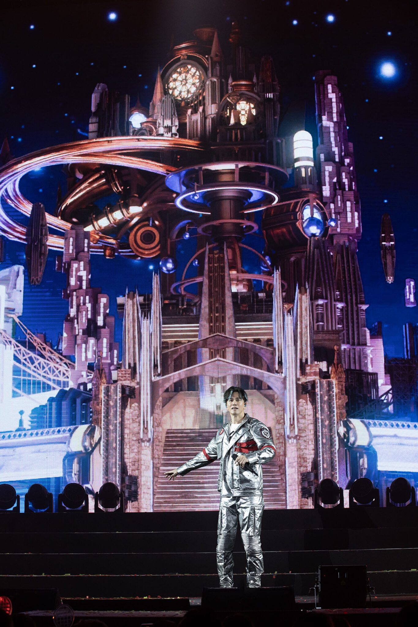 李聖傑〈癡心絕對〉 10017 次與萬人齊聲合唱震撼小巨蛋 李聖傑〈癡心絕對〉 10017 次與萬人齊聲合唱震撼小巨蛋