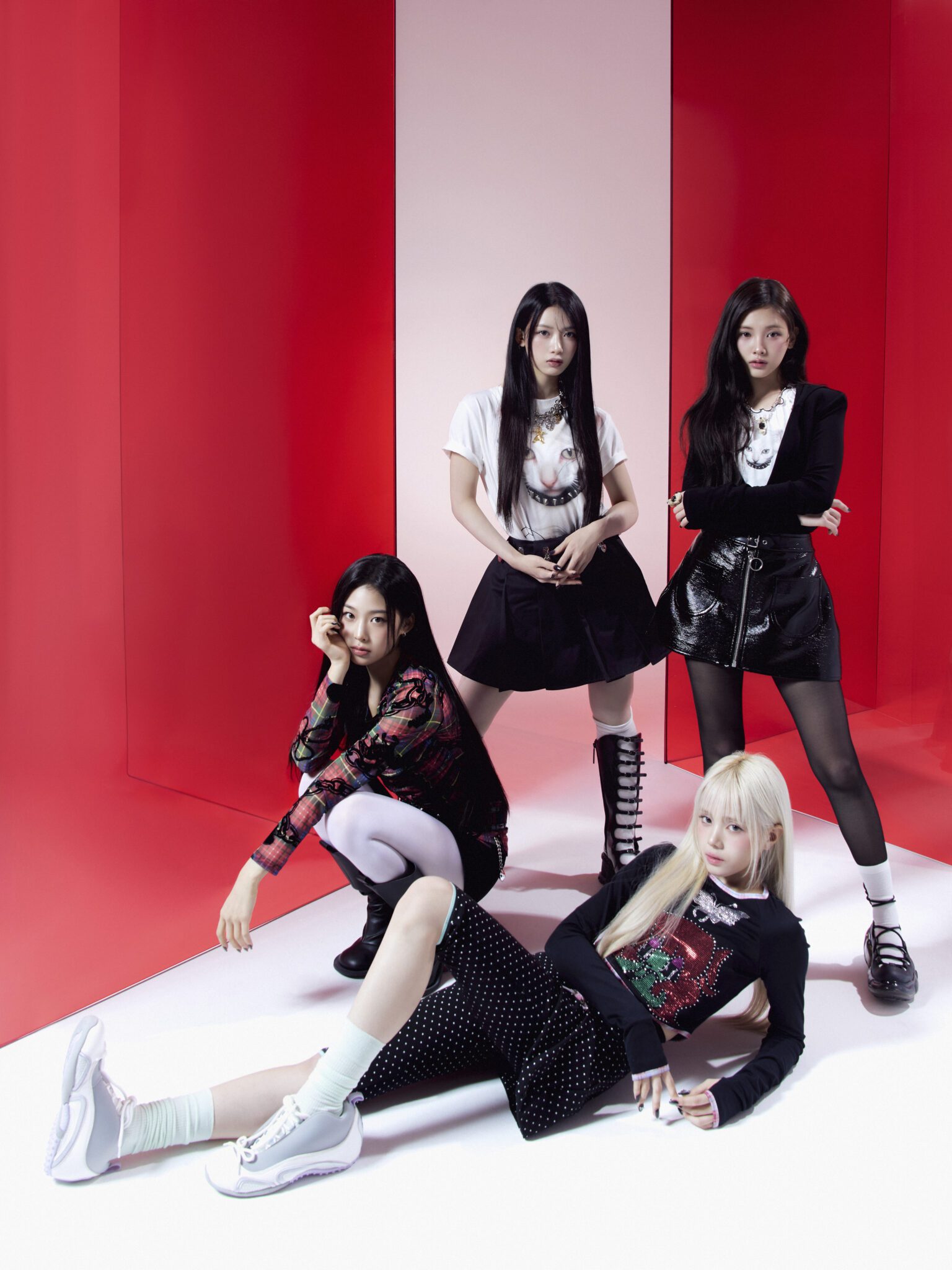 韓國女團 Baby DONT Cry 拍攝MV吃蟲子吊鋼絲卻覺得異常有趣 韓國女團 Baby DONT Cry 拍攝MV吃蟲子吊鋼絲卻覺得異常有趣