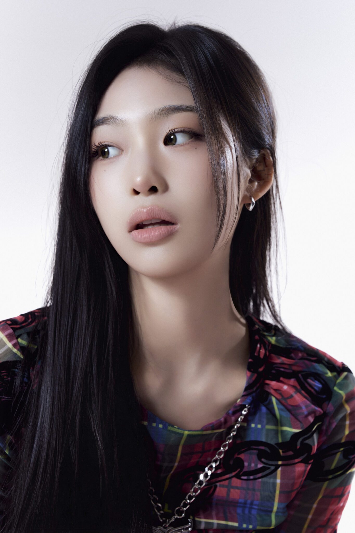 韓國女團 Baby DONT Cry 拍攝MV吃蟲子吊鋼絲卻覺得異常有趣