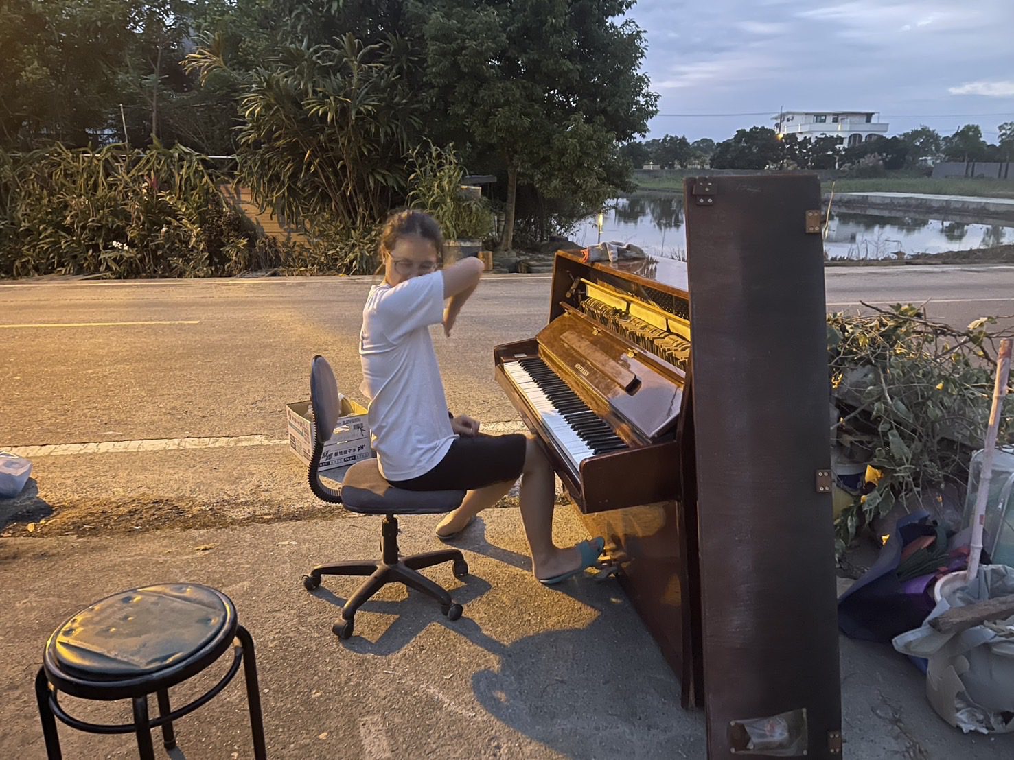 當屏科大社工系主任,也成為受災戶! 災難現場,社工師生走進第一線的行動與省思 當屏科大社工系主任,也成為受災戶! 災難現場,社工師生走進第一線的行動與省思