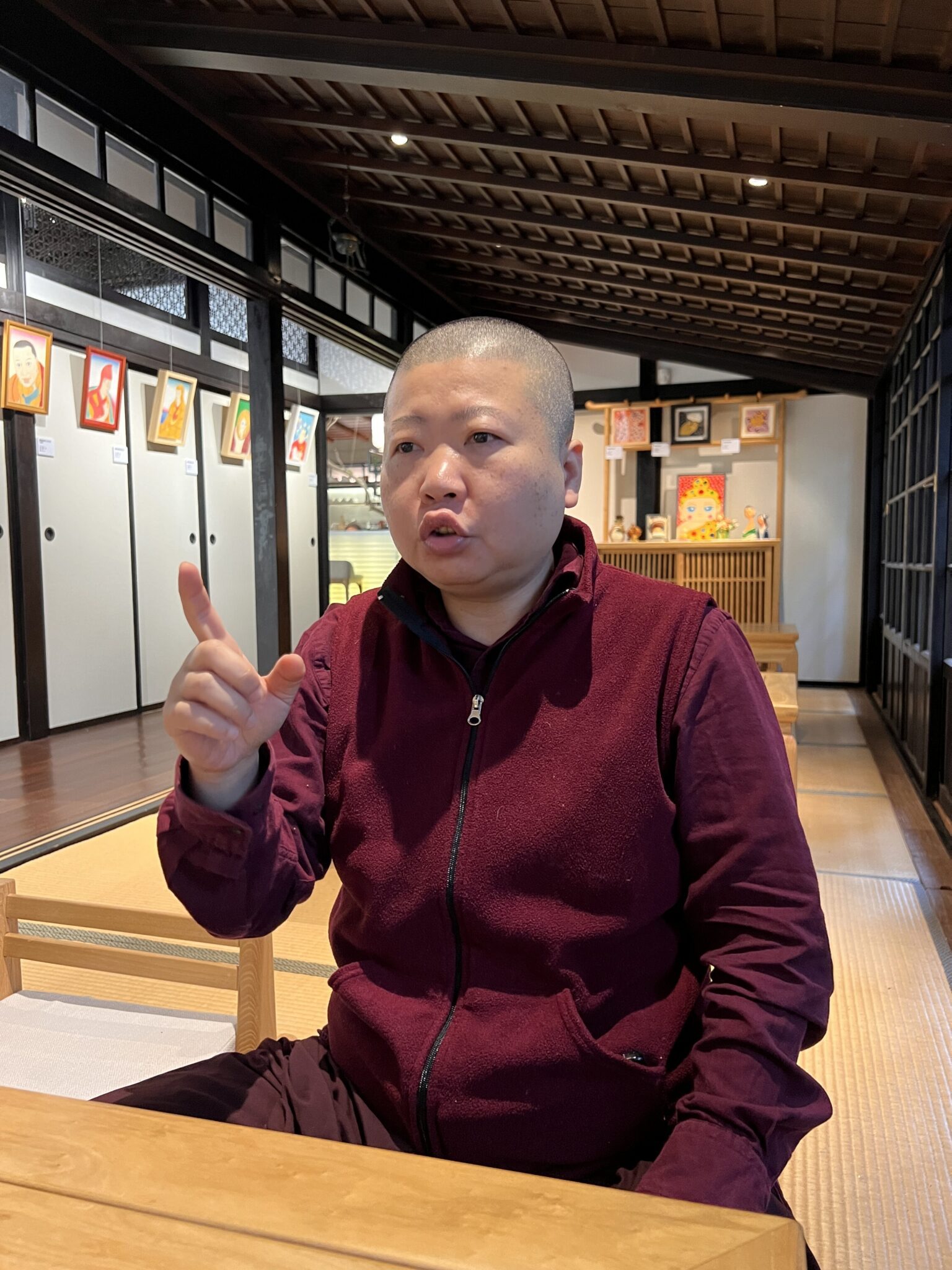 在神聖與工藝之間 — 唐卡畫家「持明法解」老師:從信仰、美學到微型唐卡的修行之旅 在神聖與工藝之間 — 唐卡畫家「持明法解」老師:從信仰、美學到微型唐卡的修行之旅