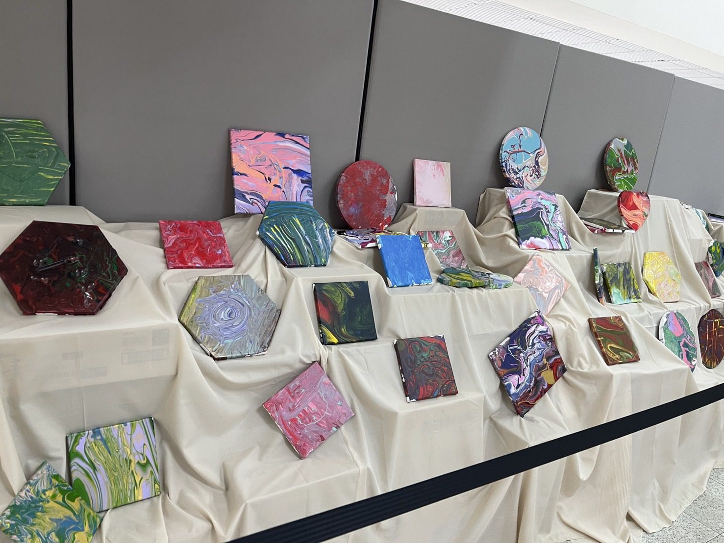 把尊嚴與溫暖畫在一起:屏科大社工系「精迦就歡喜.藝起來繪情」藝術展開幕 把尊嚴與溫暖畫在一起:屏科大社工系「精迦就歡喜.藝起來繪情」藝術展開幕