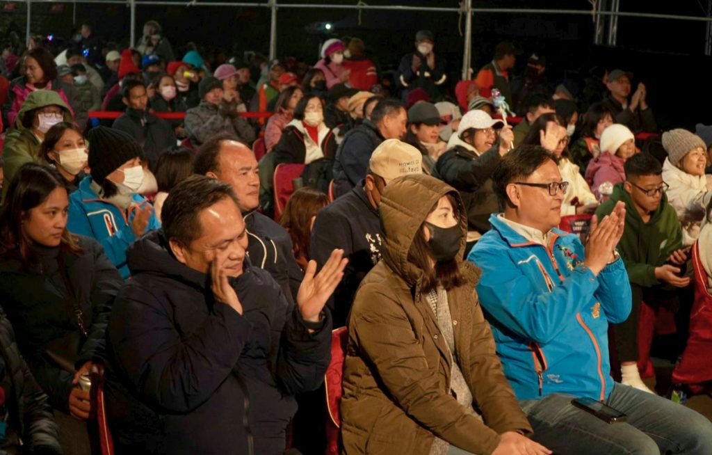 114年度五峰鄉歲末感恩跨年晚會 「2025族服織夜 × 星光市集狂歡夜」熱鬧登場 114年度五峰鄉歲末感恩跨年晚會 「2025族服織夜 × 星光市集狂歡夜」熱鬧登場