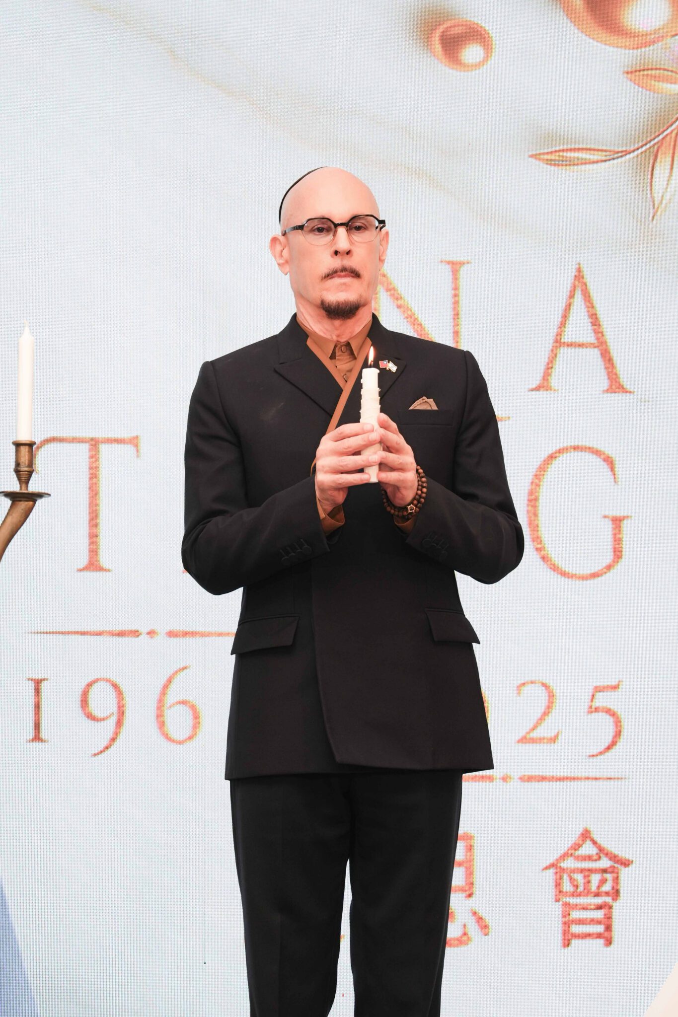 坣娜追思會以猶太儀式呈現 生前未公開單曲驚喜曝光