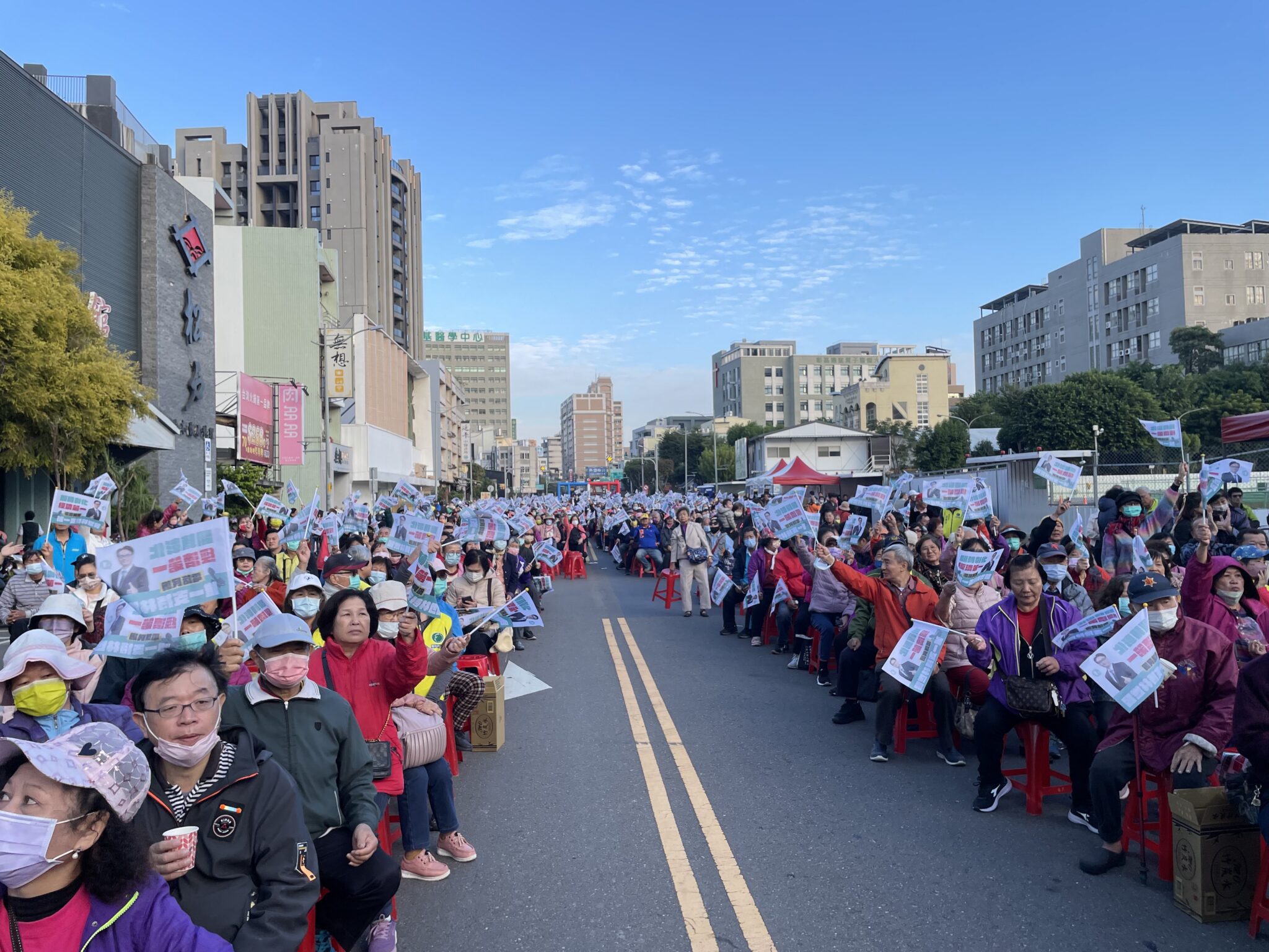 台灣選舉史上首見 人形機器人 現身林世賢勝利團結大會 台灣選舉史上首見 人形機器人 現身林世賢勝利團結大會