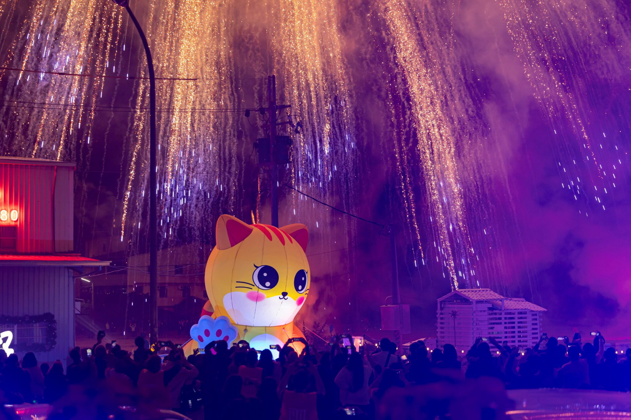 草屯聖誕點燈溫馨登場　縣長許淑華讚彰明電子熱心公益