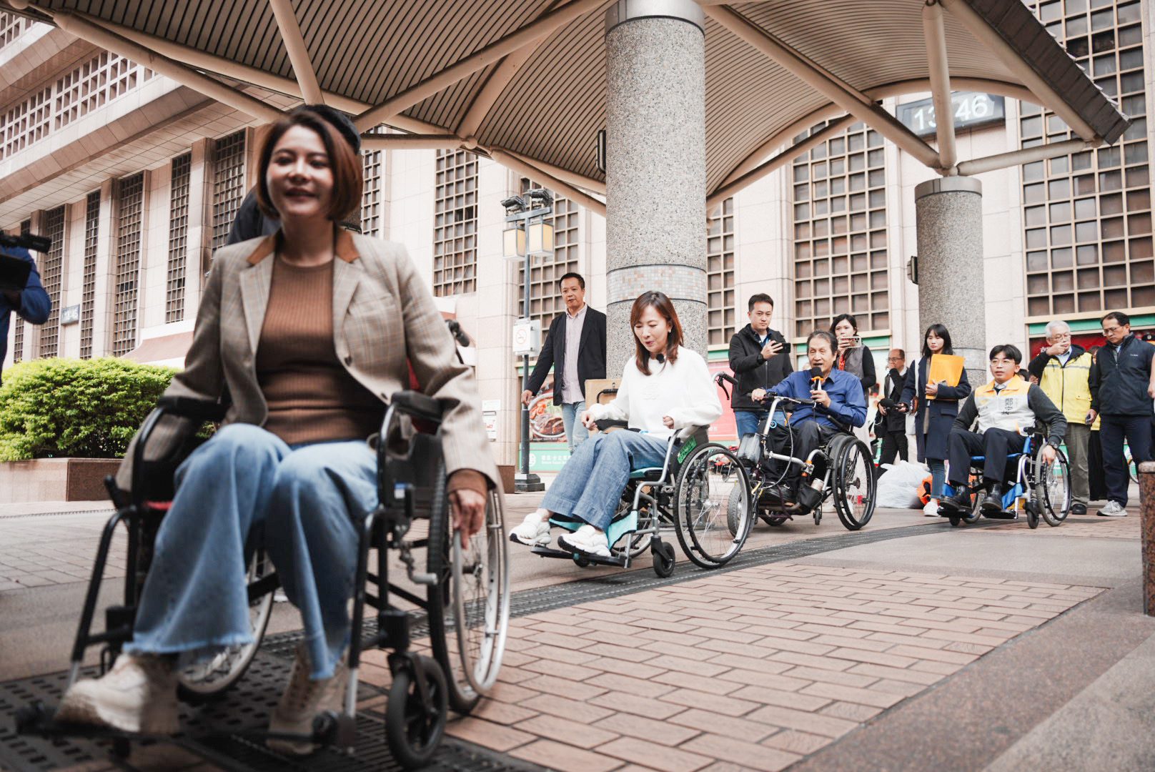 北車無障礙體驗 身障團體籲:首都門面不應讓身障者寸步難行 北車無障礙體驗 身障團體籲:首都門面不應讓身障者寸步難行